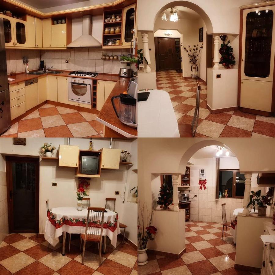 Villa Casa Mona à Oradea Extérieur photo