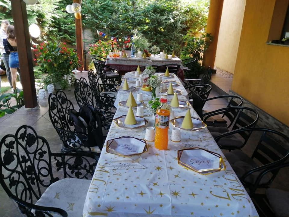 Villa Casa Mona à Oradea Extérieur photo