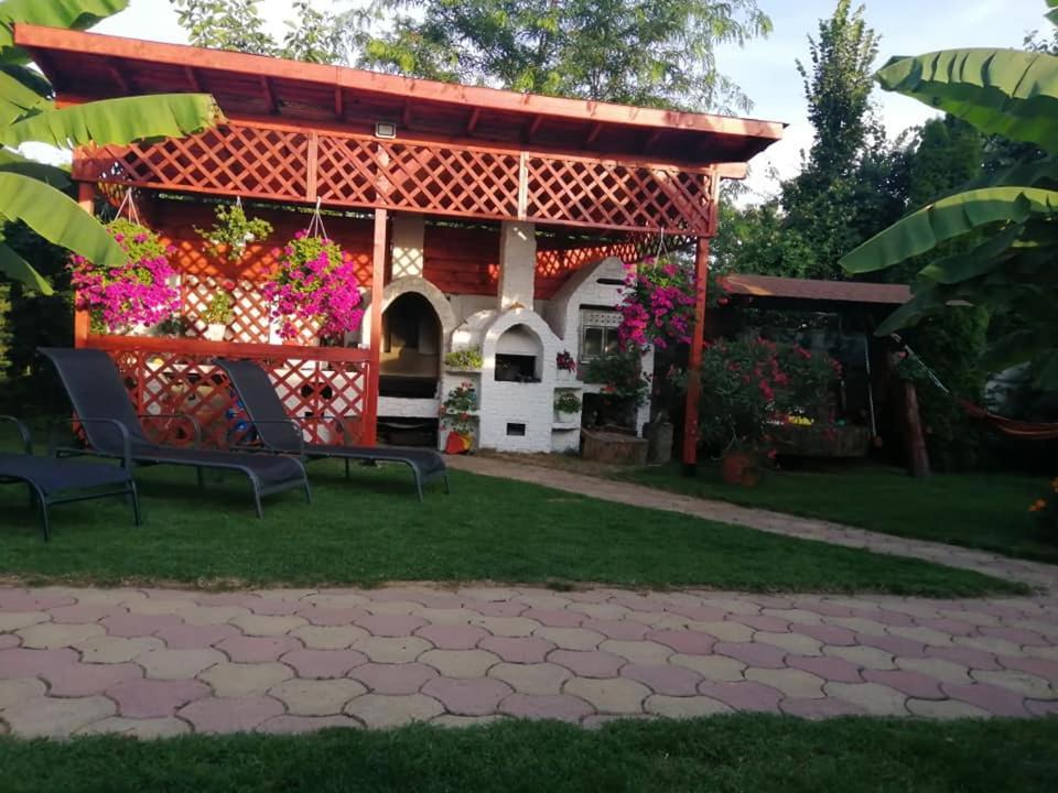 Villa Casa Mona à Oradea Extérieur photo