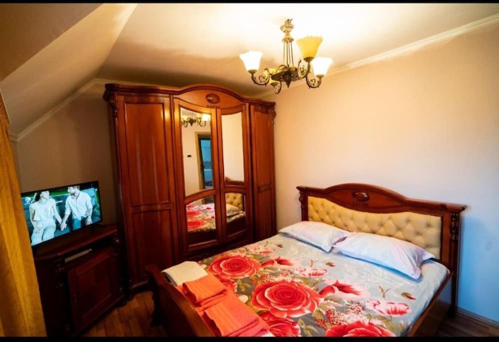 Villa Casa Mona à Oradea Extérieur photo