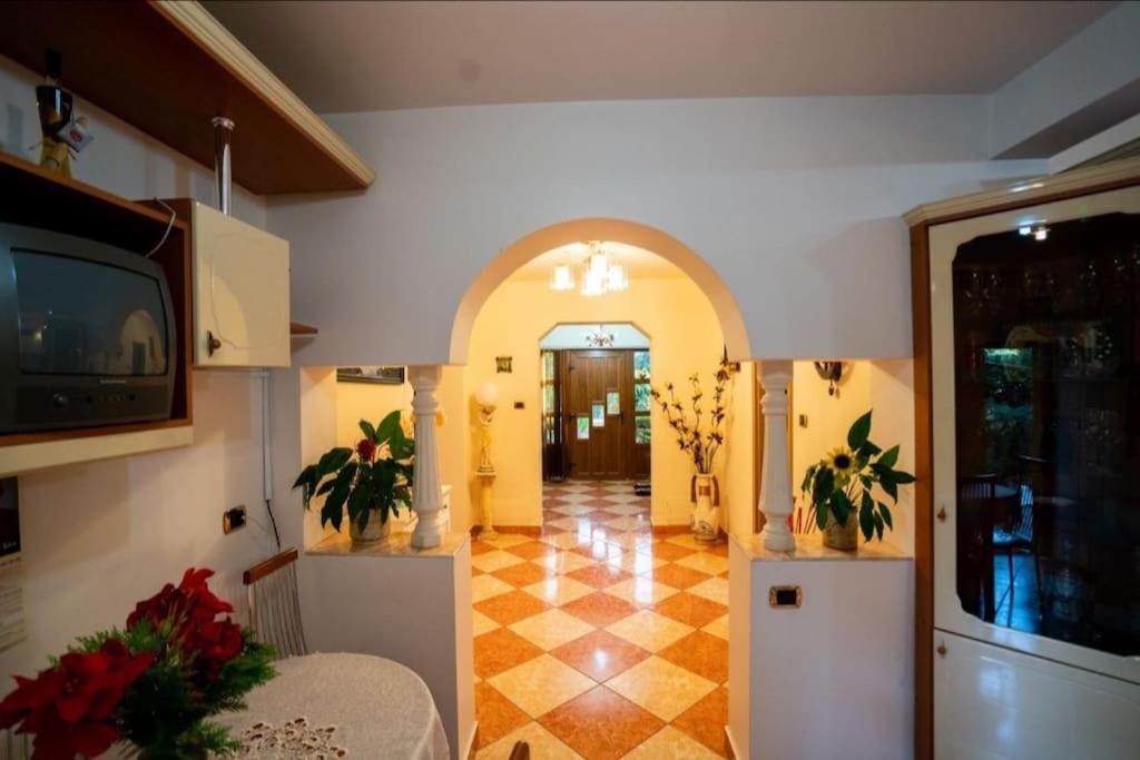 Villa Casa Mona à Oradea Extérieur photo