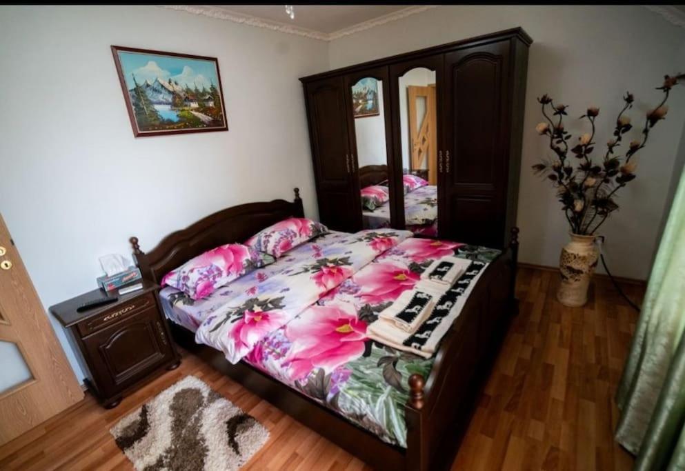 Villa Casa Mona à Oradea Extérieur photo