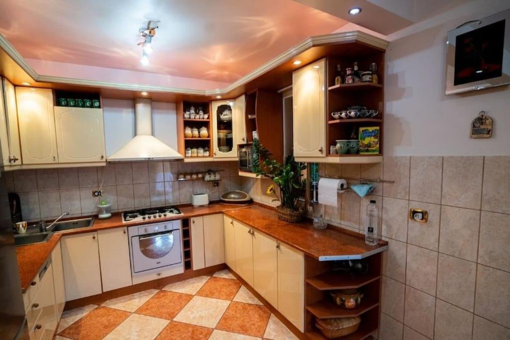 Villa Casa Mona à Oradea Extérieur photo